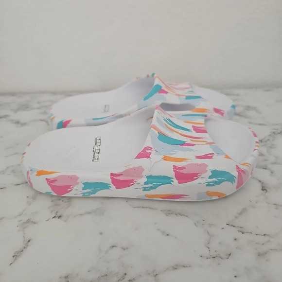 Womens Unique Puma Bright Colored Comfort Slides Size 5 New - Picture 6 of 7